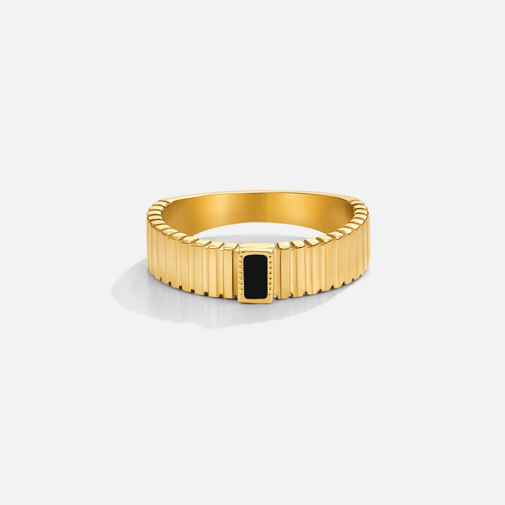 Black Crystal Ribbed Ring
